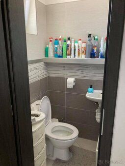 REALTY GOLD - Bratislava s.r.o. offers for sale a large 6-room family house in the village of…