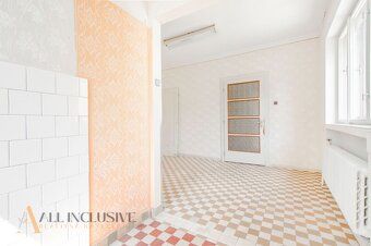 NEW, REDUCED PRICE! Exceptional offer for those who appreciate location, historical value and…