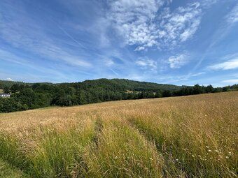 We offer for sale 2 identical building plots of 808 sqm each (20 m x 80 m) in the village of…