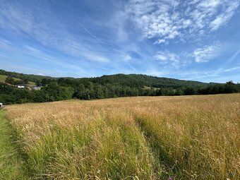 We offer for sale 2 identical building plots of 808 sqm each (20 m x 80 m) in the village of…