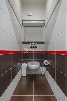 Residence Realty Agency offers for rent a pleasant and fully renovated 3-room apartment in one…