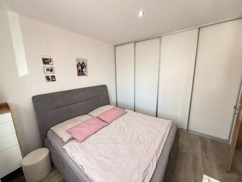 Exclusively at APEX Reality we offer for sale a completely tastefully renovated large 2…