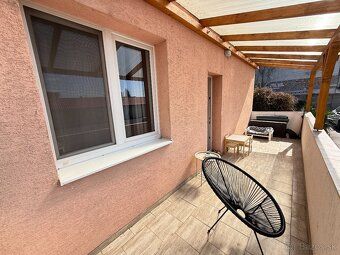 Exclusively at APEX Reality we offer for sale a completely tastefully renovated large 2…