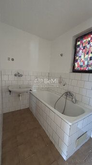 011-112-SASO 
Na predaj rodinný dom v obci Veľký Blh, v čast