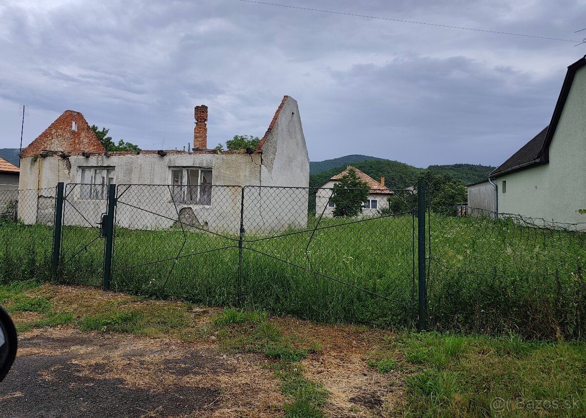 Ponúkame na predaj atraktívny stavebný pozemok s celkovou vý