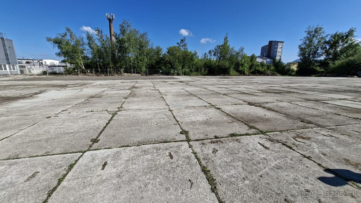 Hľadáte veľký, dobre dostupný priestor pre parkovanie, logis