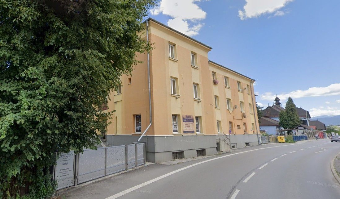 Ponúkame na predaj priestranný 2,5-izbový byt v Likavke na u