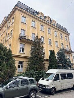 Hľadám 4izbovy byť na ulici Jedľova Bratislava 0905 621759