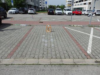 Parkovacie miesto v podzemnej garáži na predaj
Popis: Ponúka