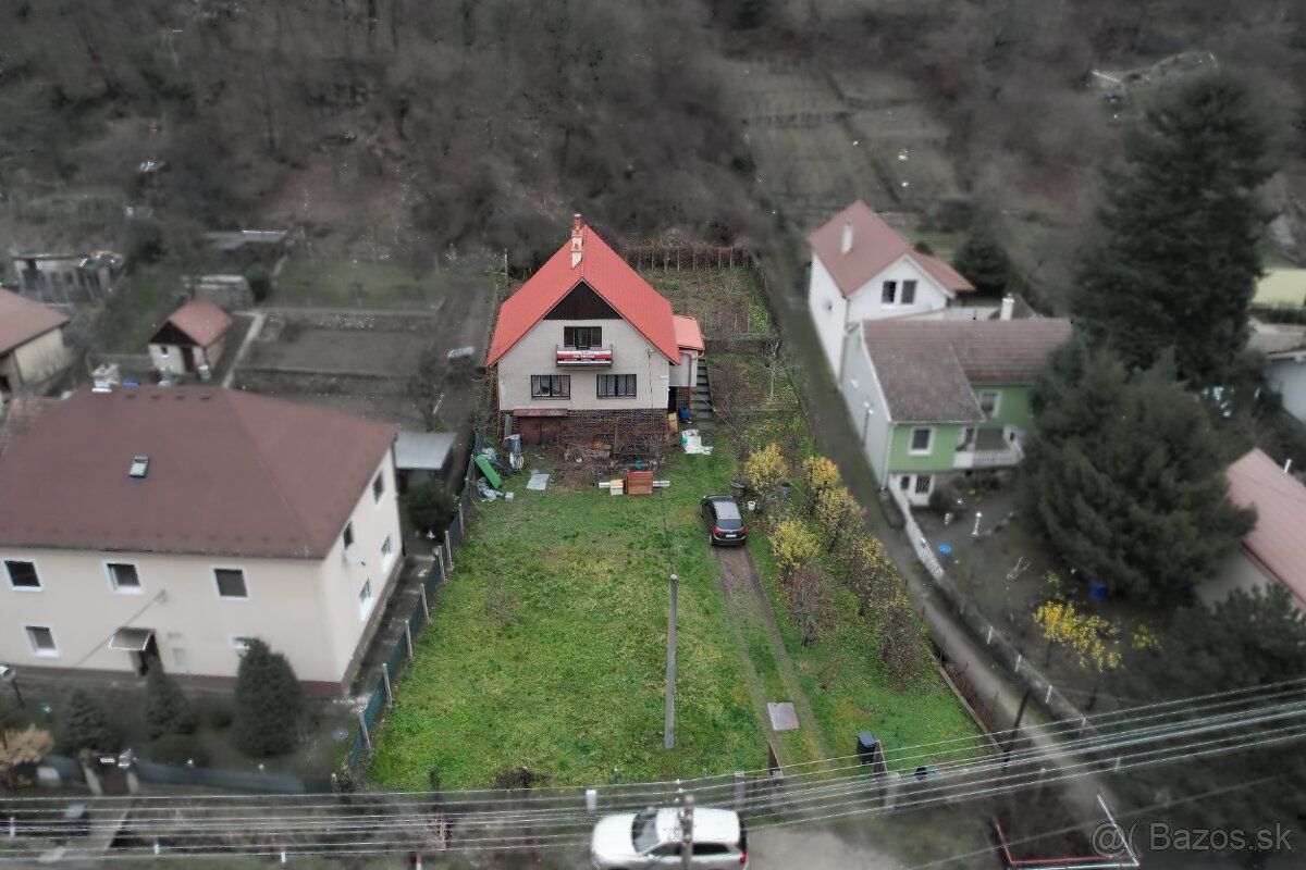 V zastúpení majitela vám ponúkame na predaj veľkorysý pozemo