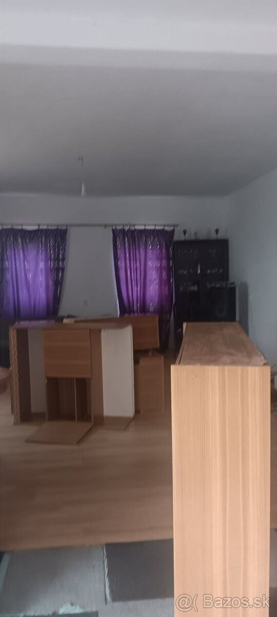 Mam na predaj rodinný dom v velkim pozemkom v obci veľkom dr