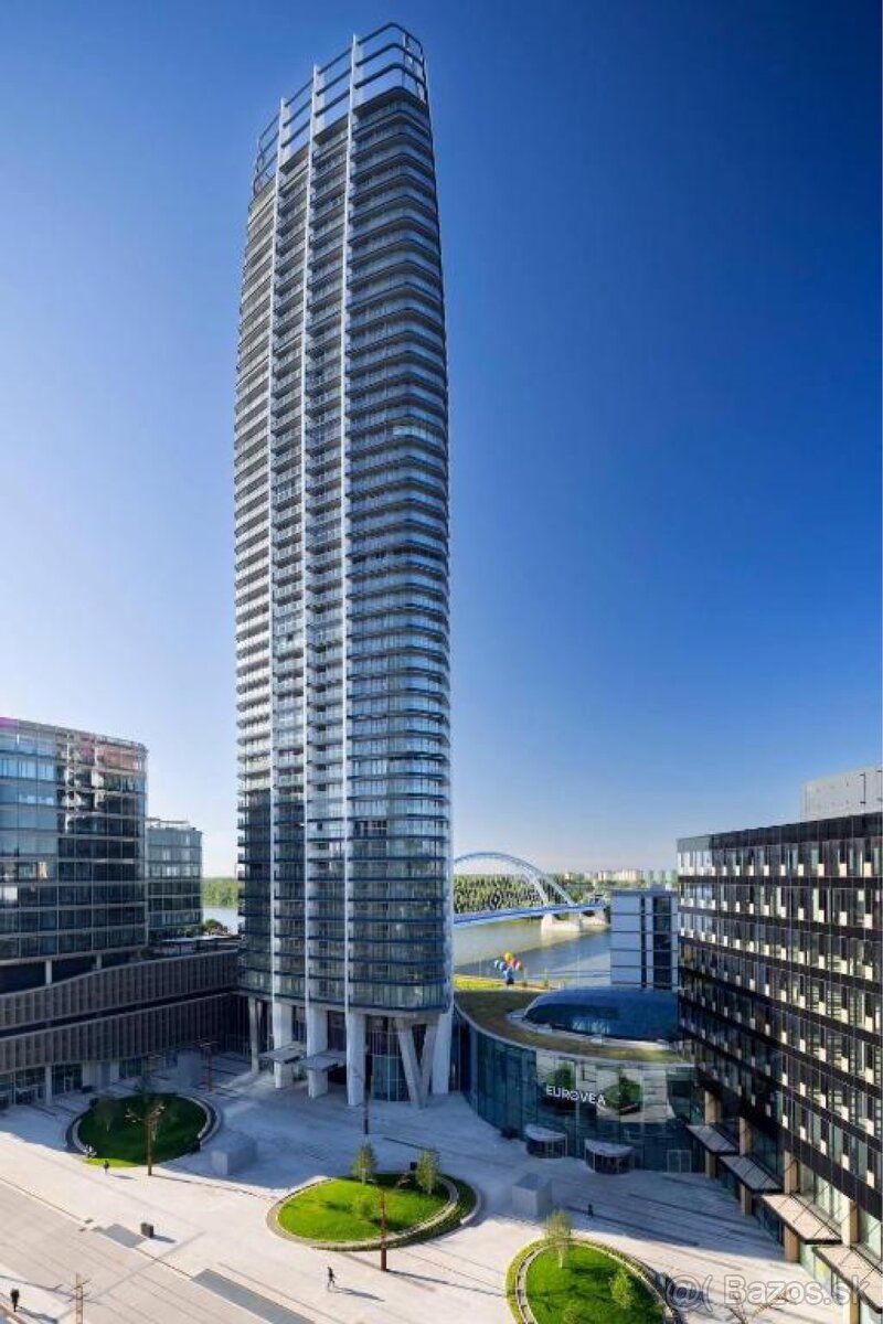 Ponúkam voľne parkovacie miesto na prenájom
-Tower mrakodrap