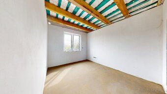 AVE estate ponúka na predaj 4 izbové rodinné domy v tichej l