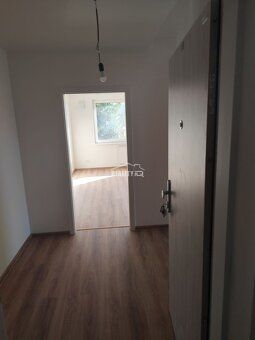 Ponúkame Vám na predaj pekný trojizbový byt s balkónom v nov