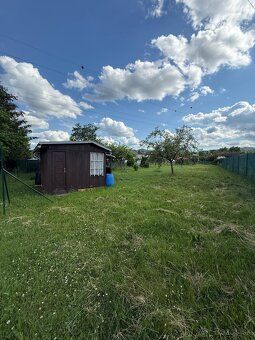 Ponúkame na predaj slnečnú záhradu o výmere 335 m², nachádza