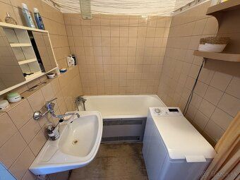 PREDAJ 3 IZBOVÉHO BYTU S BALKÓNOM V ZLATÝCH MORAVCIACH
BENEF