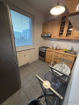 Na pronájem: Příjemný 1-pokojový byt s prostorným balkonem
