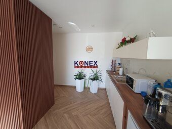 ID:3043
Moderná architektúra, pokoj, technológie budúcnosti 