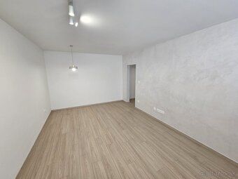 Ponúkam na predaj čerstvo a kompletne zrekonštruovaný 2-izbo