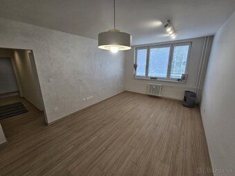 Ponúkam na predaj čerstvo a kompletne zrekonštruovaný 2-izbo