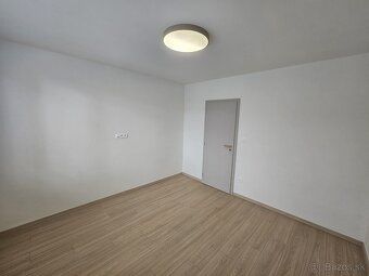 Ponúkam na predaj čerstvo a kompletne zrekonštruovaný 2-izbo