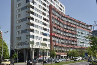 Realitná kancelária ponúka na prenájom
NOVO zariadený 1- izb