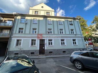 AstonReal ponúka na prenájom 2 izbový byt: max. 3 osoby ! Vo