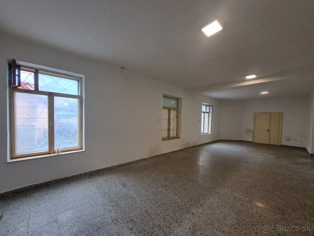 Ponúkame na prenájom nebytový priestor situovaný na prízemí 