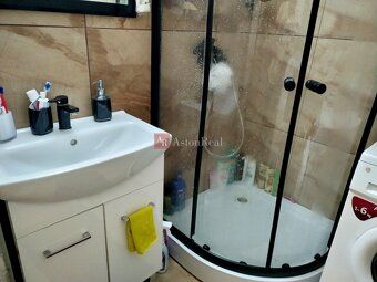 AstonReal ponúka na predaj 2.izbový čiastočne prerobený byt 