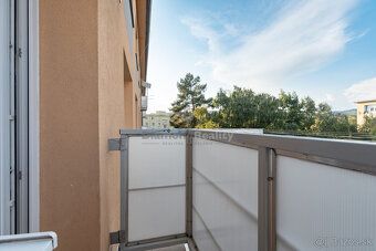 Typ: 3-izbový byt Ulica: Pokroku Obec: Košice-Západ
🏢 Na pre