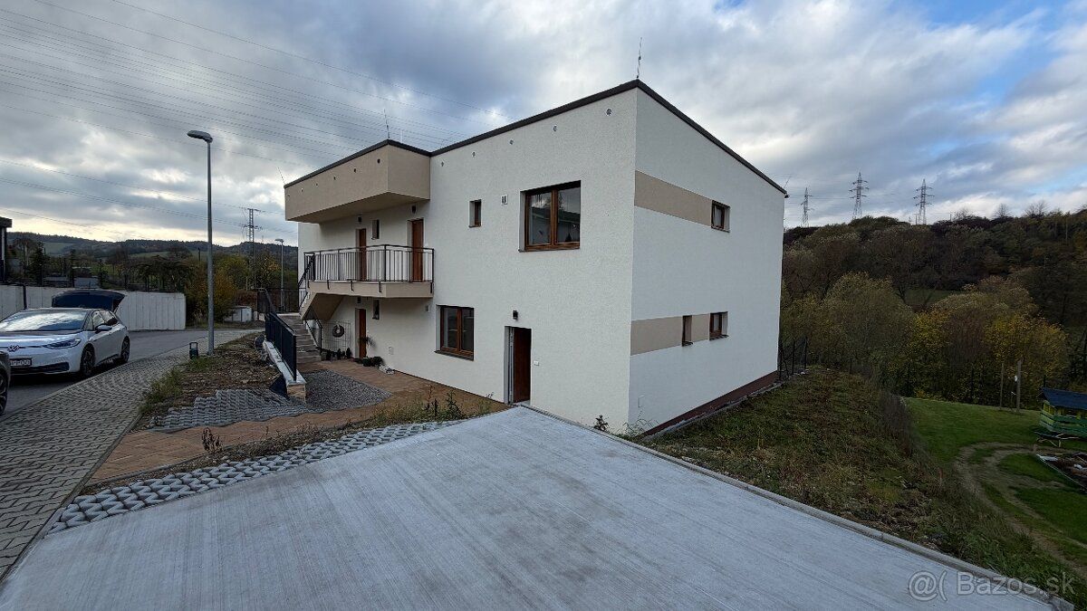Prinášame Vám do Horného Hričova nové moderné bývanie v kľud