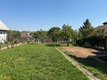 Pozemok 510 m² pri Suchovskej priehrade – pokoj, siete a vla