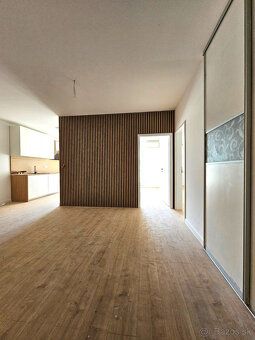 Ponúkame na predaj veľmi pekný 3-izbový byt 89m2 vrátane 9m2