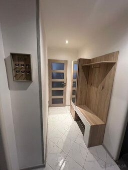 Ponúkame na prenájom 2-izbový byt s výmerou 48,58m2 vo vyhľa