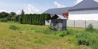 Predám pozemok v tichej časti Sačurova.Rozloha 1072m2.Na poz