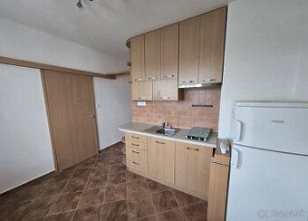 Ponúkam na prenájom priestranný 1-izbový byt s výmerou 37 m²