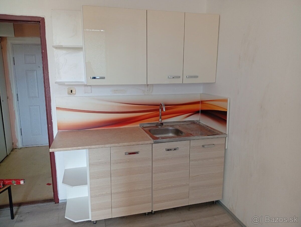 Záujem o garzónku Hronstav alebo Penzión... Do 20 000 euro