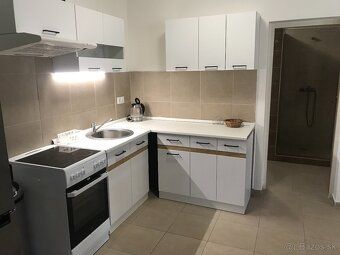 Prenajmem jednoizbovy byt - studio v Skalici, zariadeny. Pod