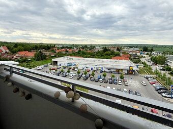 Typ: 3-izbový byt Ulica: Komenského Obec: Modra
Ponúkame na 