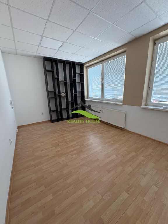 Nová Kancelária na prenájom - vhodná pre administratívu, slu