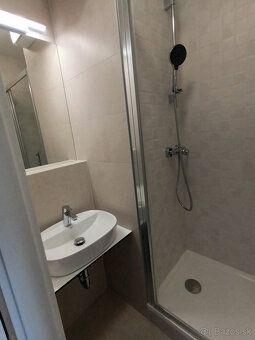 Ponúkam na prenájom nový, moderne zrekonštruovaný 1 izbový b