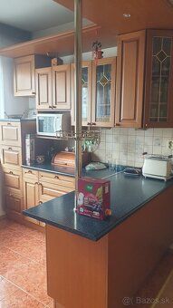 Ponúkam na predaj poschodový jednogeneračný rodinný dom v Sp