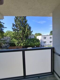 Ponúkame na predaj priestranný a svetlý 2-izbový byt na Okru