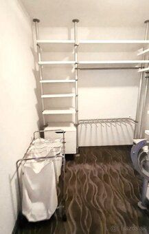 Tento elegantný dvojpodlažný rodinný dom na Orechovej ulici 