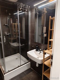 Na prenájom zariadená garsónka s parkovaním, Bratislava – Ru