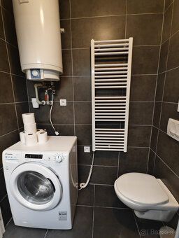 Na prenájom zariadená garsónka s parkovaním, Bratislava – Ru