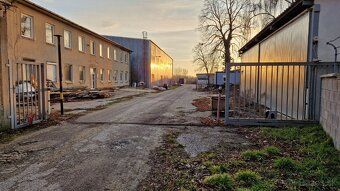 Dáme do prenájmu skladový priestor v rozmere 210 m2. Nachádz