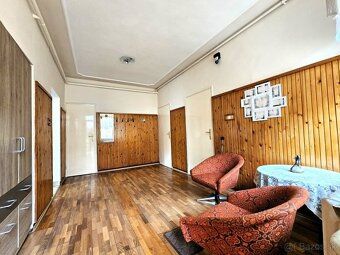 Ponúkame na predaj priestranný tehlový rodinný dom v obľúben