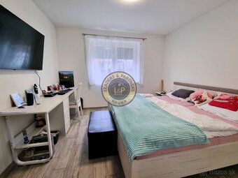 Zrekonštruovaný rodinný dom s druhým samostatným domom na po