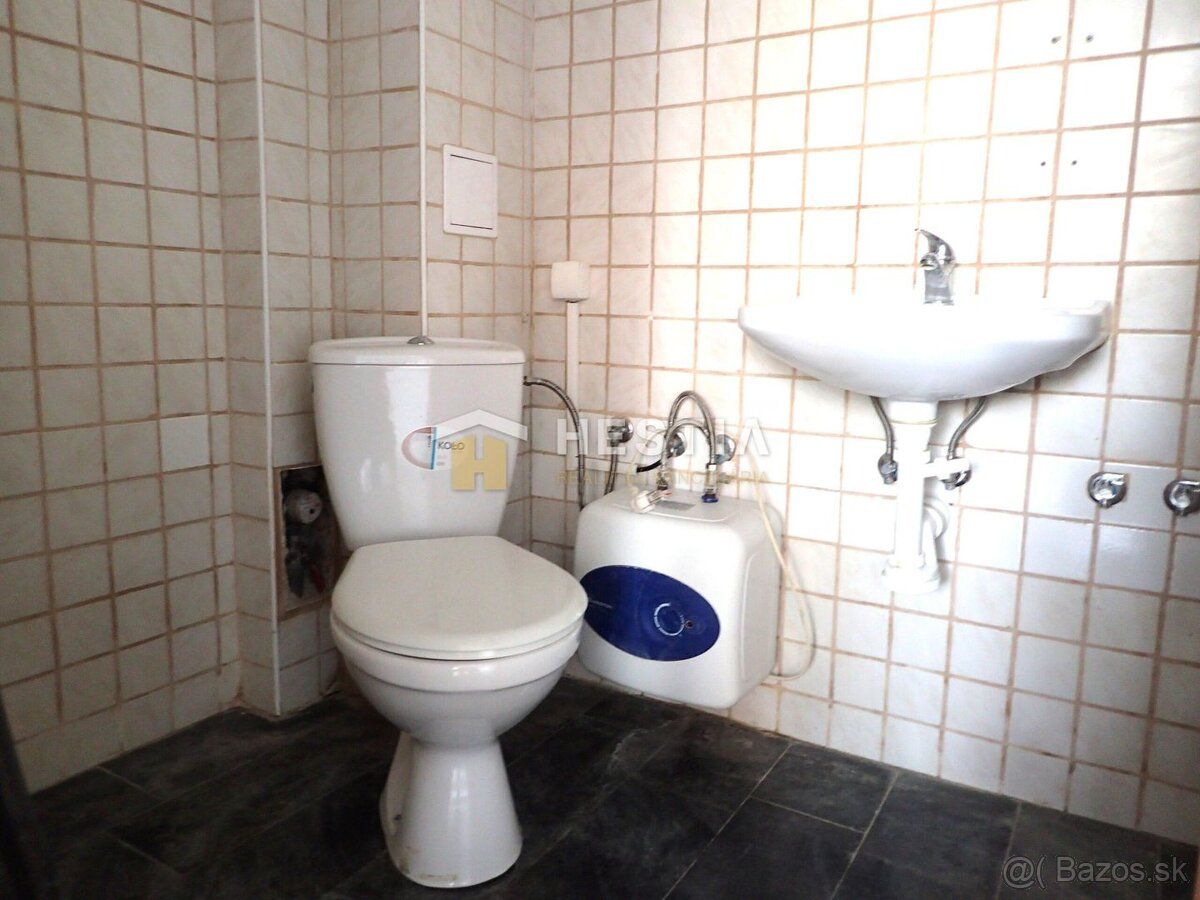 Ponúkame na prenájom obchodný priestor o výmere 34 m2, ktorý